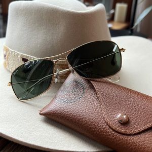 Classic Ray-Ban Sunglasses. RB 3388